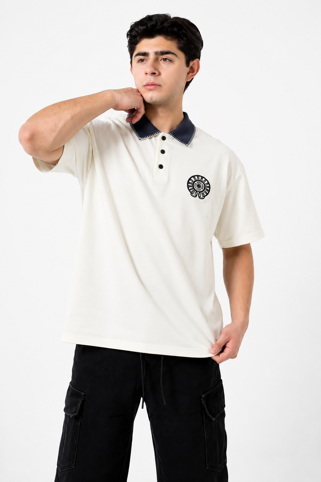 Polo Bordada Oversize – Elegancia Relajada con Toque Premium