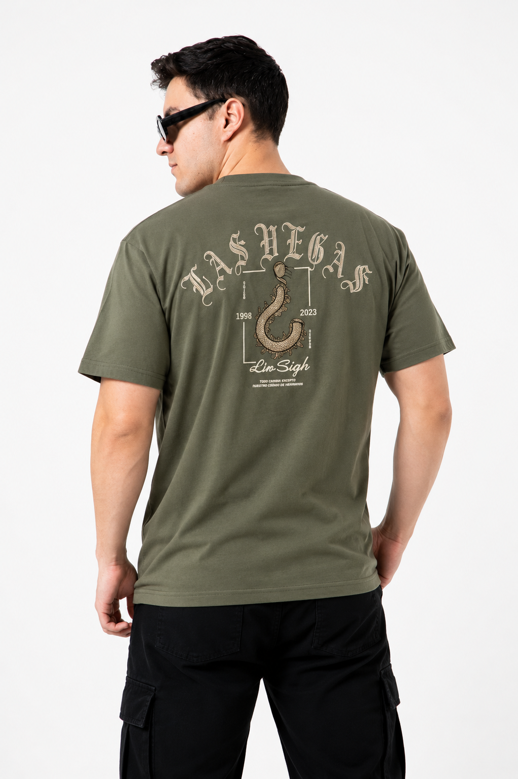 Playera Oversize “Las Vegas” – Estilo Urbano con Actitud Nocturna