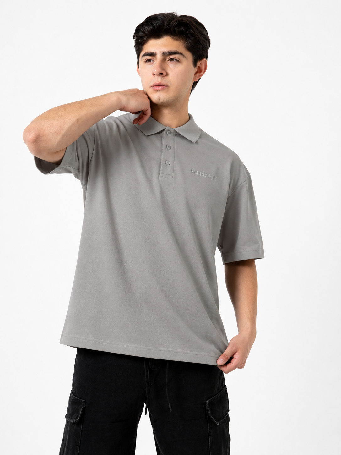 Polo Ender Oversize – Minimalismo Moderno con Actitud