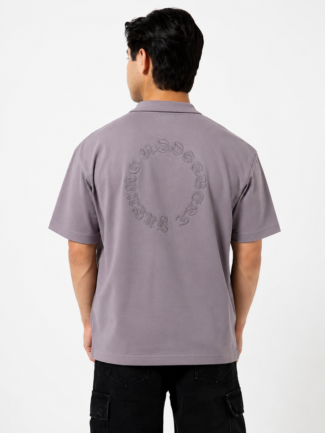 Polo Ender Oversize – Minimalismo Moderno con Actitud