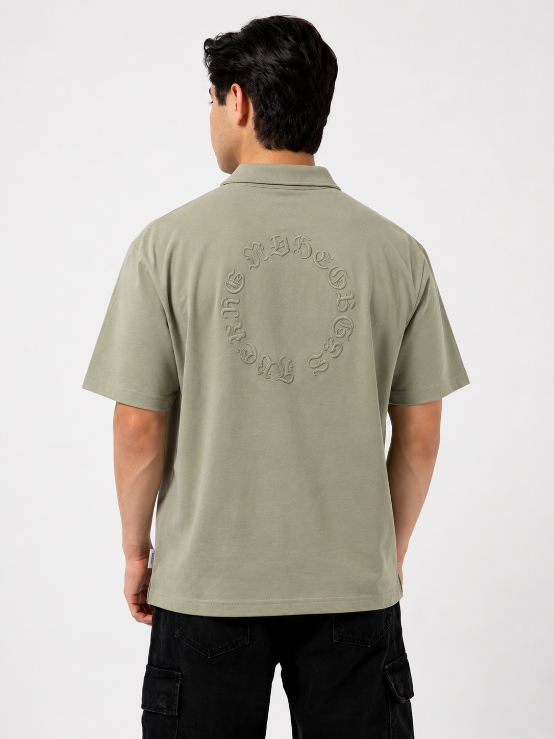Polo Ender Oversize – Minimalismo Moderno con Actitud