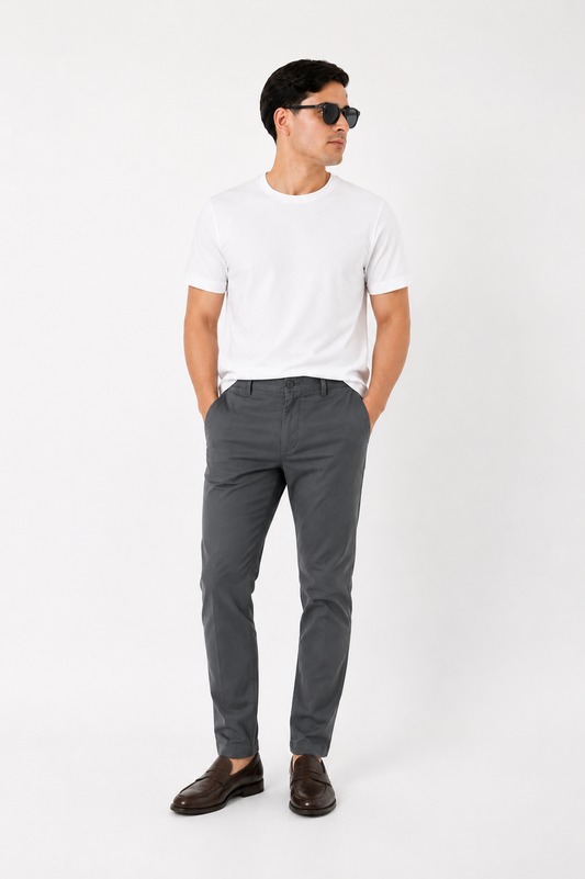 Pantalón de Vestir COS – Corte Moderno y Elegancia Minimalista