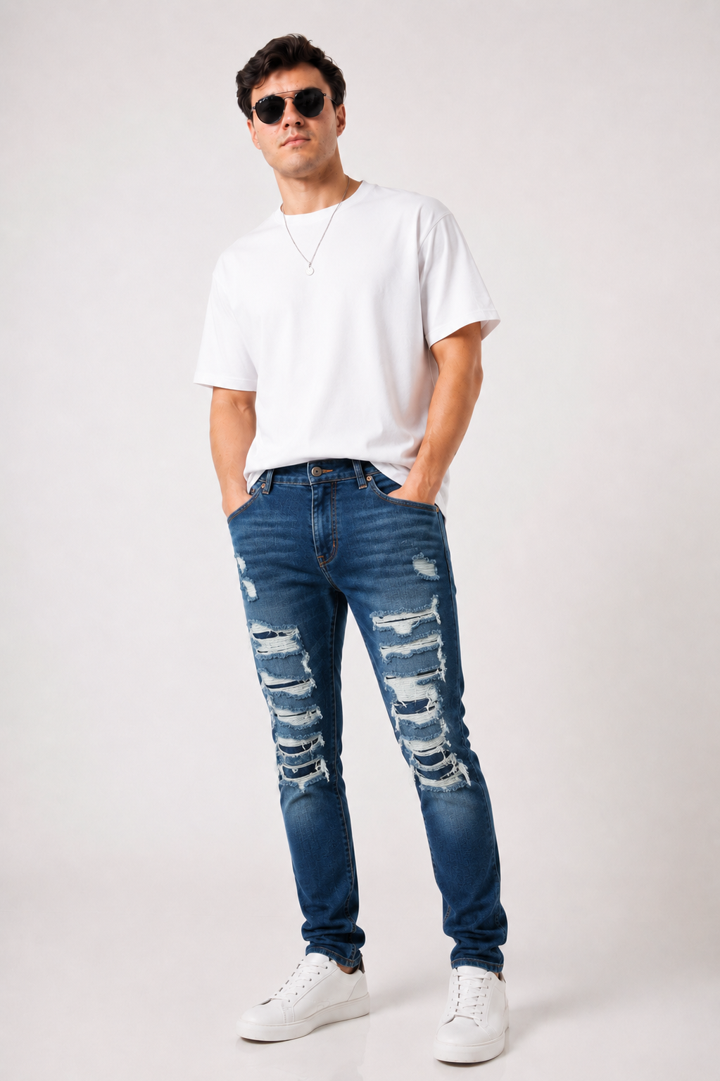 PANTALON ROTO CORTE SLIM FIT C110